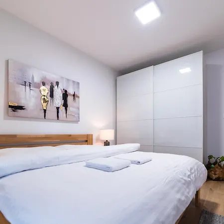 Mickiewiczova Free Parking By Veronika & Jano Apartman