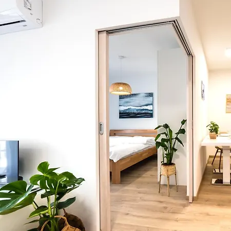 Mickiewiczova Free Parking By Veronika & Jano Pozsony