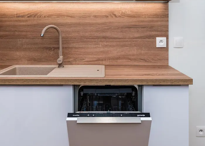 Mickiewiczova Free Parking By Veronika & Jano شقة