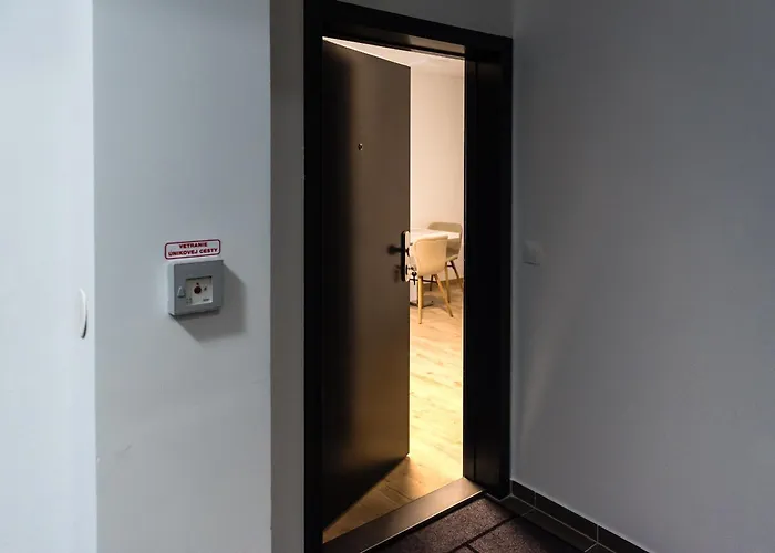 Mickiewiczova Free Parking By Veronika & Jano شقة