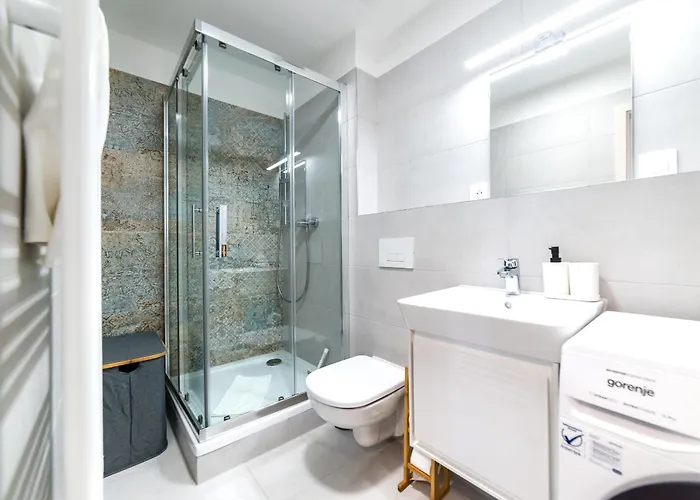 Mickiewiczova Free Parking By Veronika & Jano شقة *