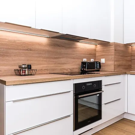 Mickiewiczova Free Parking By Veronika & Jano *