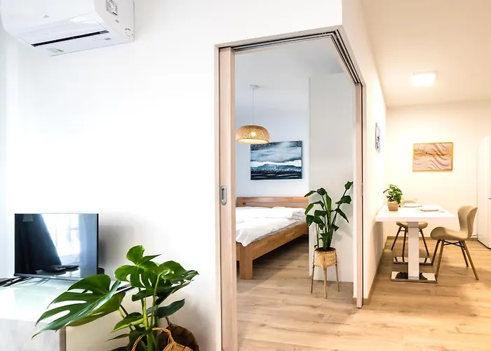 Mickiewiczova Free Parking By Veronika & Jano Bratislava